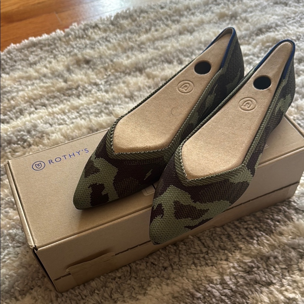 Rothy's Green and Black Flats Stylish Loafers